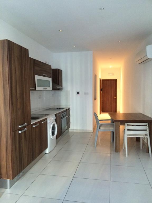 Paceville Montecarlo Apartments سانت جوليان الغرفة الصورة