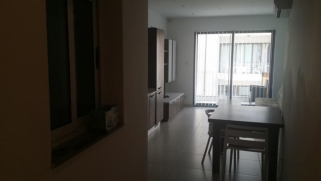 Paceville Montecarlo Apartments سانت جوليان الغرفة الصورة