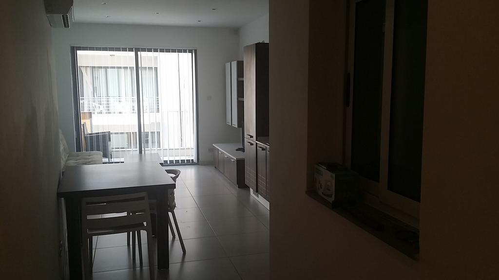 Paceville Montecarlo Apartments سانت جوليان الغرفة الصورة