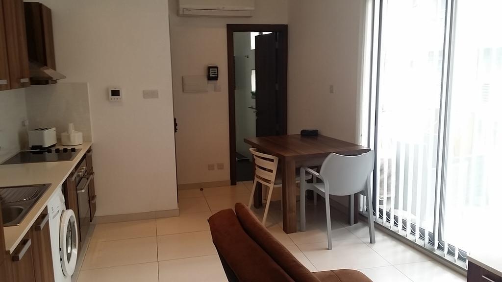Paceville Montecarlo Apartments سانت جوليان الغرفة الصورة